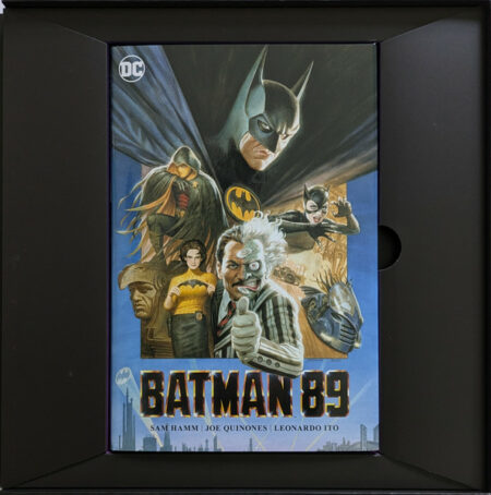 Batman (LP + Graphic Novel Boxed Set) - Image 3